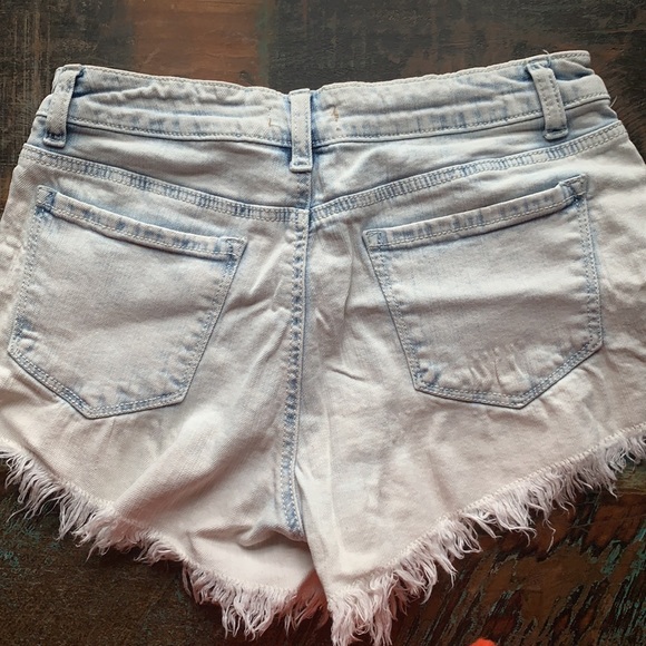 Sasha Denim Shorts - Picture 2 of 3